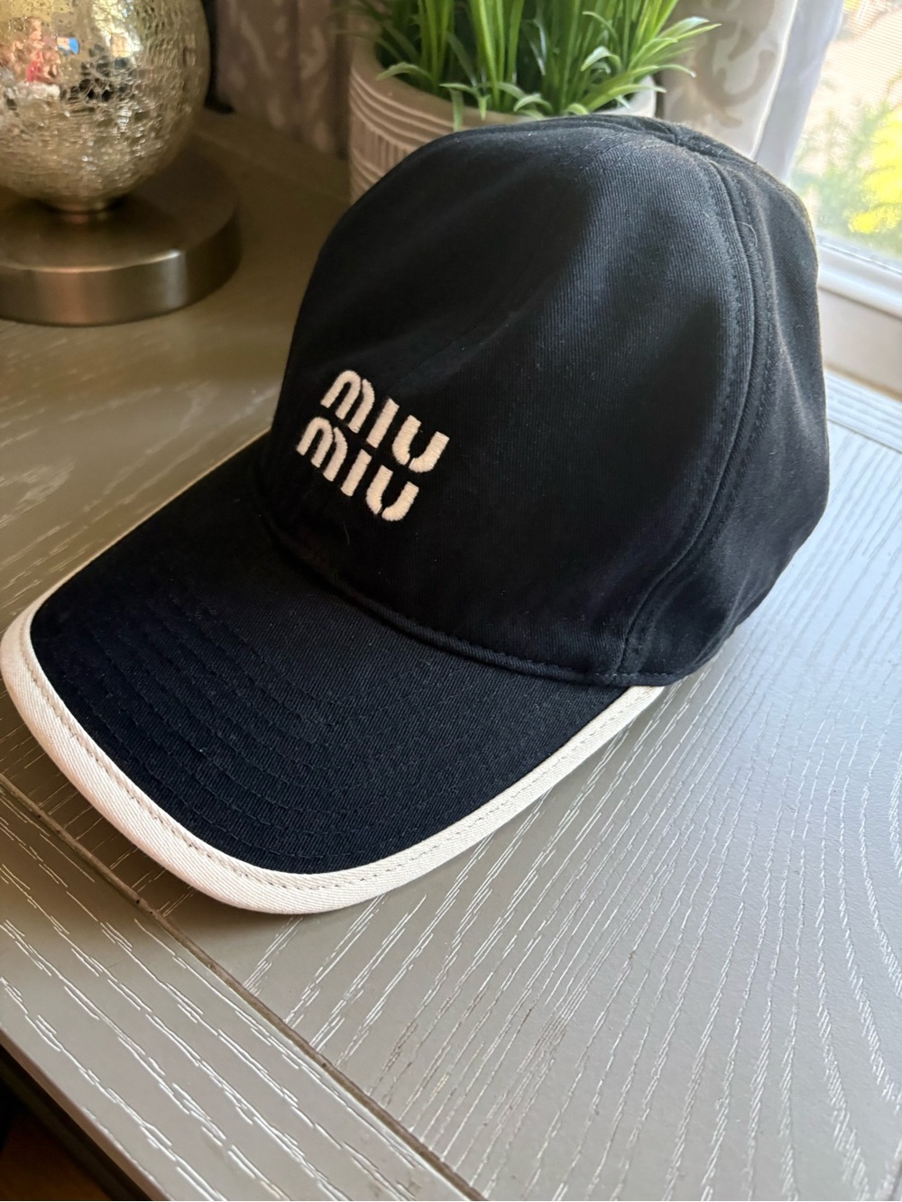 FASHION Black Baseball Cap with White Trim - Picture 3 of 8